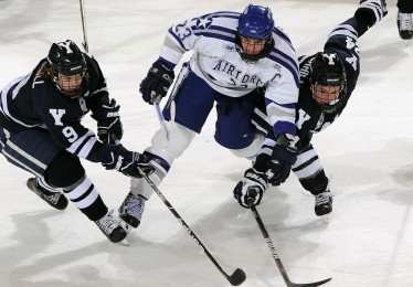 爱游戏体育-法国杯八强巅峰对决，里尔主场鏖战里昂，战术布局与客场韧性定生死