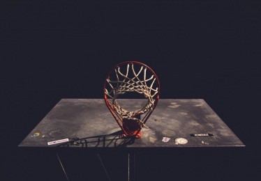 爱游戏体育-欧洲豪门争夺战升温，马赛前锋罗比尼奥-瓦斯成夏窗焦点