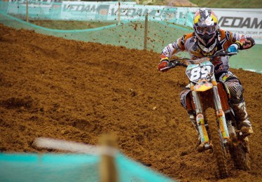 爱游戏体育-重塑战靴标杆！阿迪达斯全新F50与PREDATOR发布，顶配科技售价2299元引爆足球装备市场