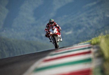 ayx_好饭不怕晚！凯恩誓言挑战莱万41球德甲纪录，拜仁本赛季冲刺历史巅峰