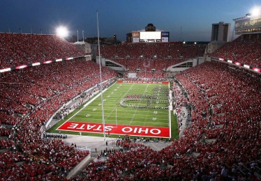 爱游戏|巴萨伤病动态，奥尔莫回归疑云未散，阿劳霍归期再响后防警报