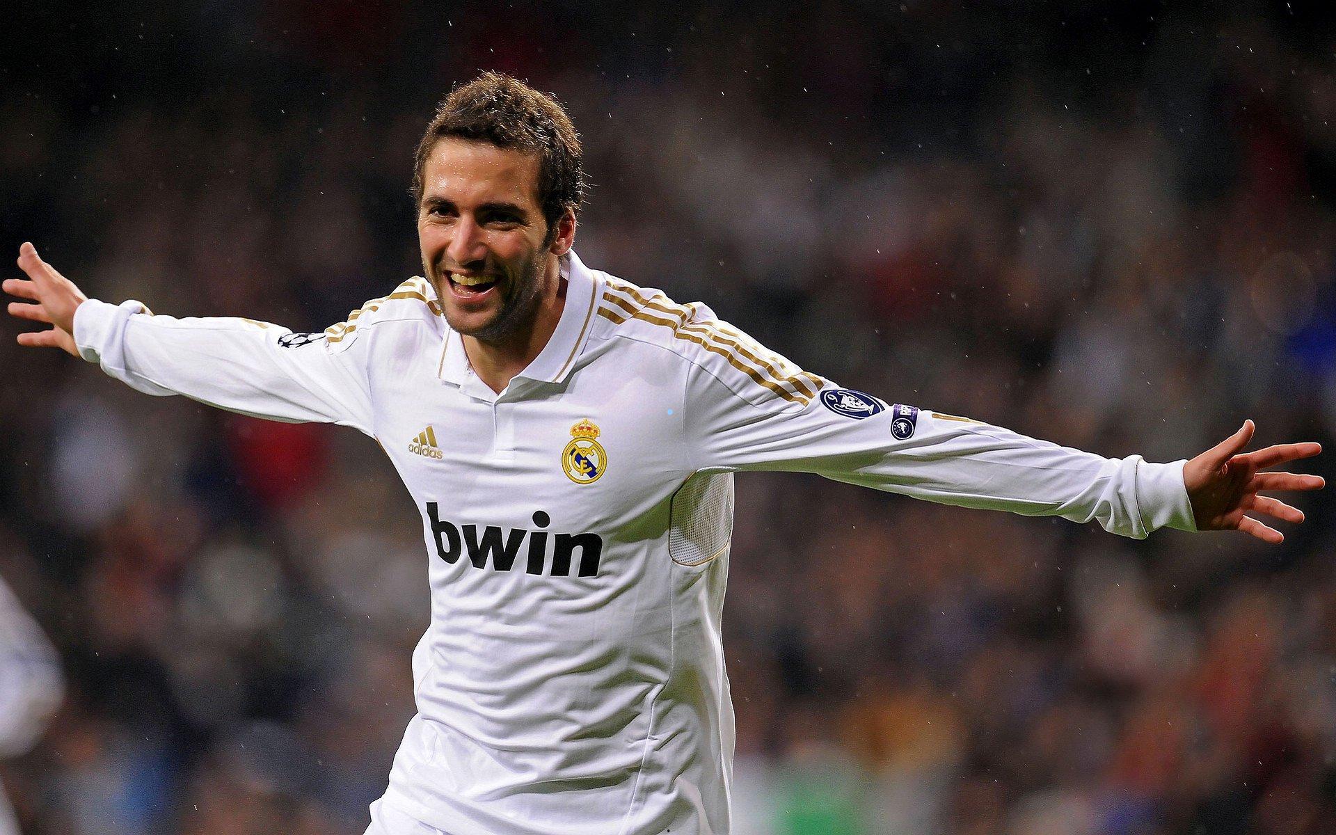 【西甲】皇马青年队主帅阿尔贝罗阿首秀惨败！伪装穆里尼奥难掩失败本质_比赛_阿尔巴塞特_运动服