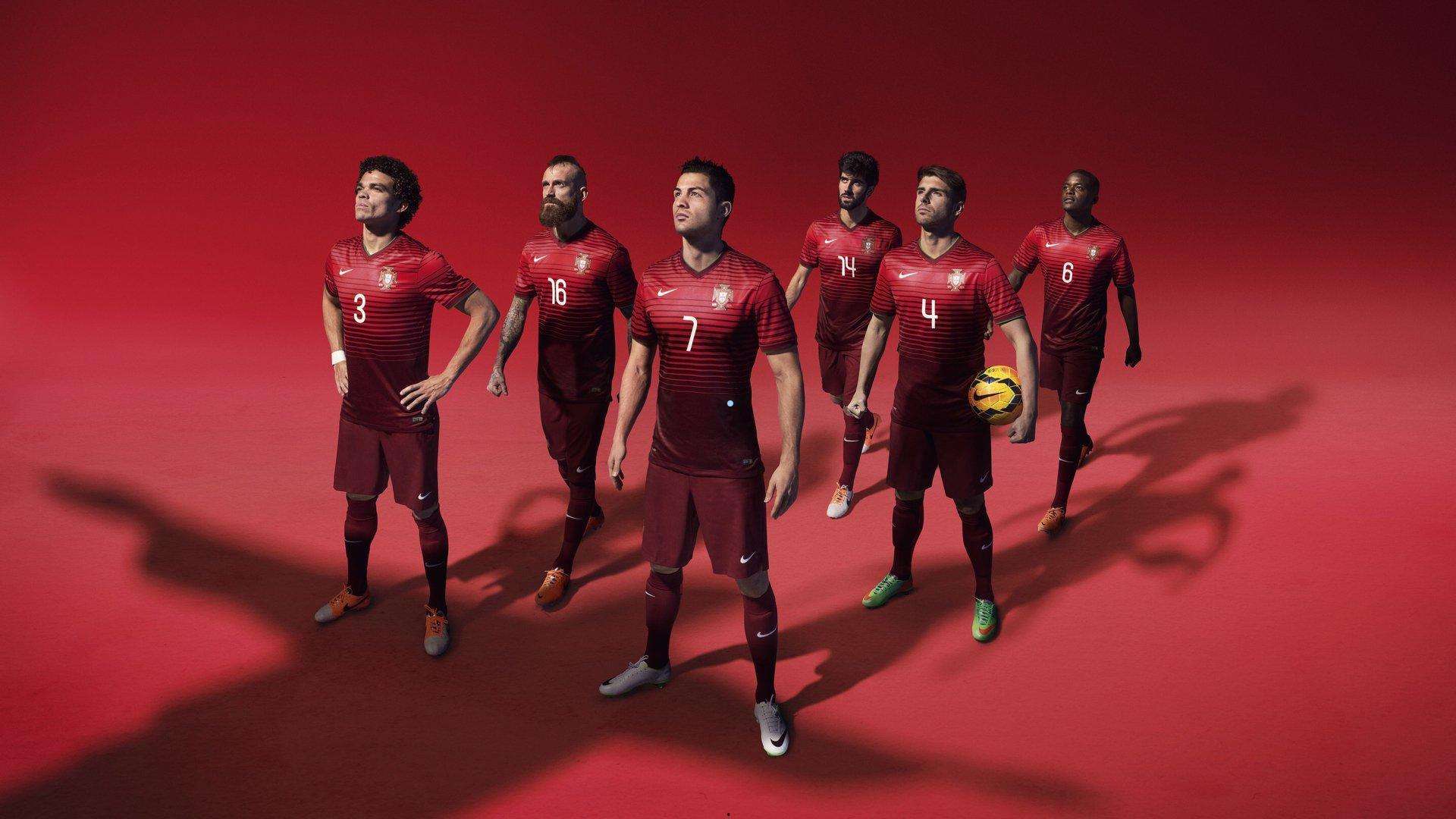 詹姆斯快攻腾空演绎标志性战斧劈扣，湖人末节领先老鹰19分锁定胜局